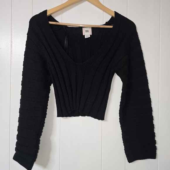 BDG Tops - BDG Black Ribbed V-Neck Cropped Sweater Top
